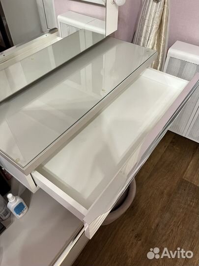 Туалетный столик