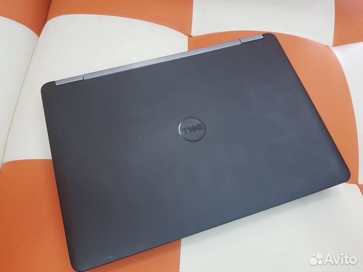 Ноутбук Dell 5270 i5-6300\8Gb\256ssd\HD