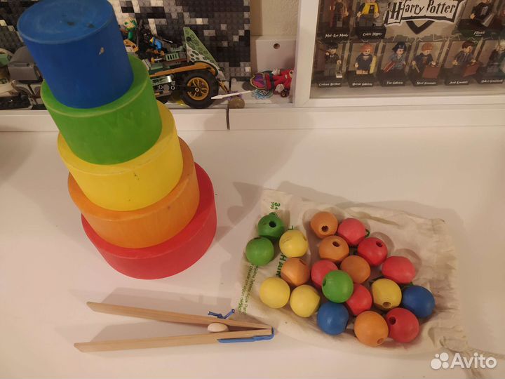 Деревянная пирамида, бусы, сортер