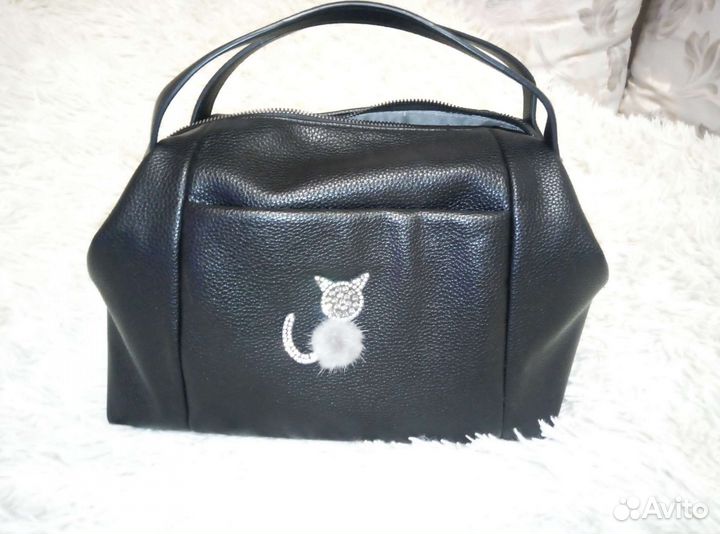 Сумочка женская объёмная