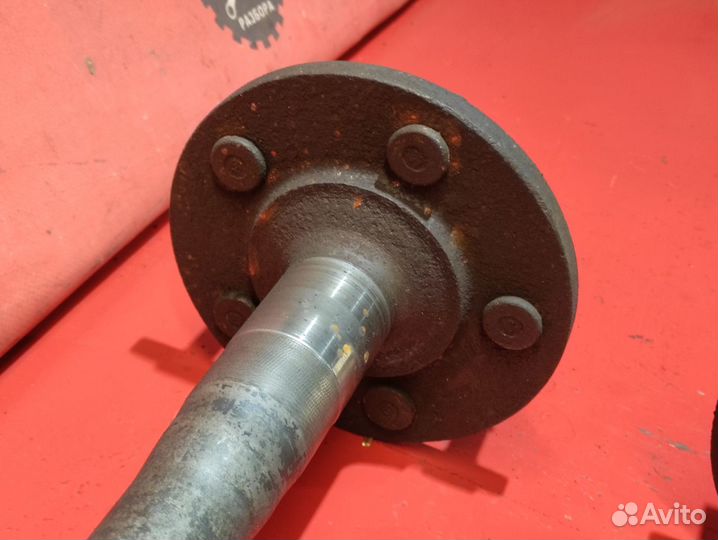 Полуось задняя Jeep Cherokee XJ Chrysler 8.25