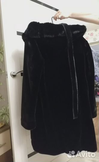 Шуба короткая женская мало б, у