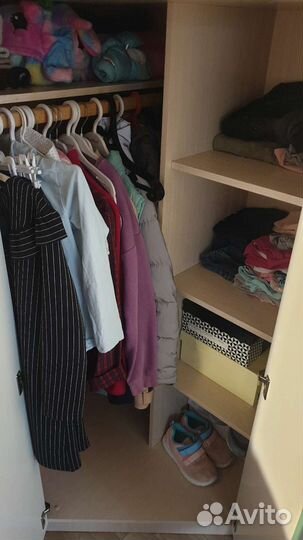 Детская кровать чердак со столом и шкафом