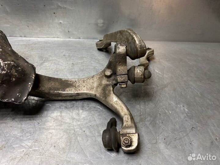 Кулак поворотный передний правый Vag