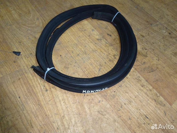 Уплотнитель двери Mercedes Benz W140 1991-1999