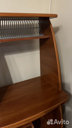 Компьютерный стол на колесиках