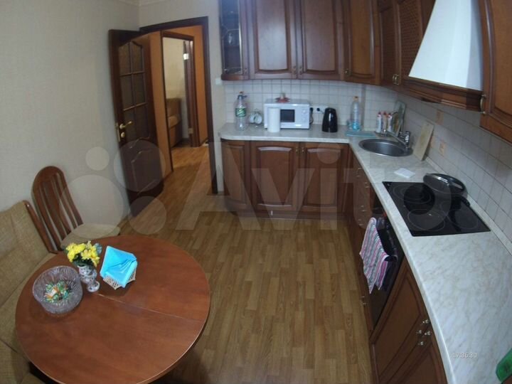 2-к. квартира, 60 м², 8/16 эт.