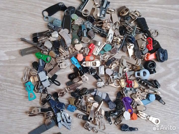 Молнии,бегунки,пуговицы,набойки