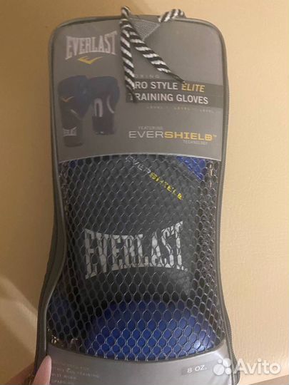 Боксерские перчатки