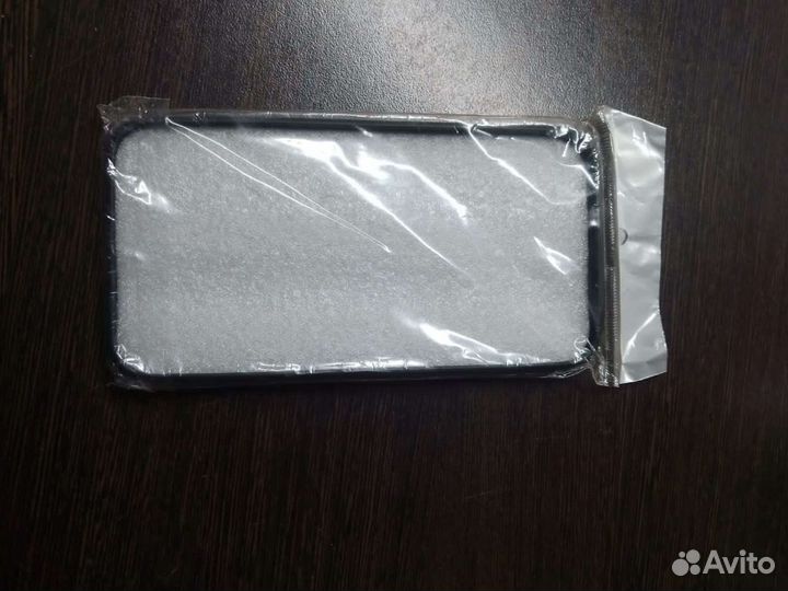 Чехол на телефон