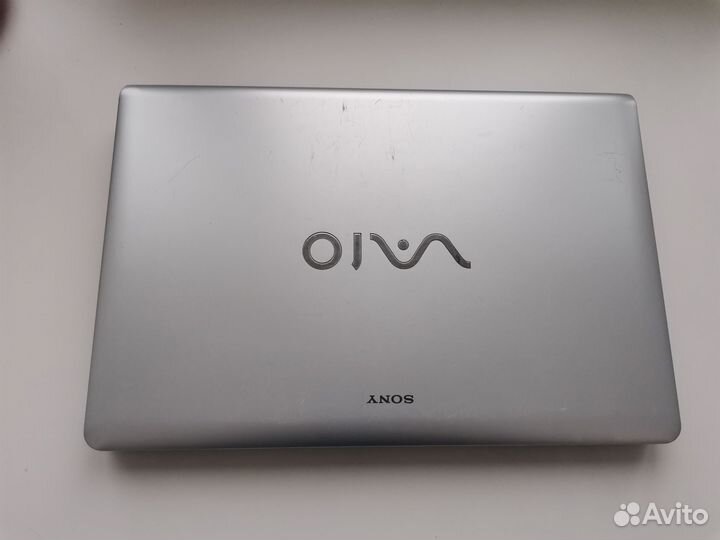 Sony vaio (SSD 120GB, i5, 1GB vram, 4GB ozu)