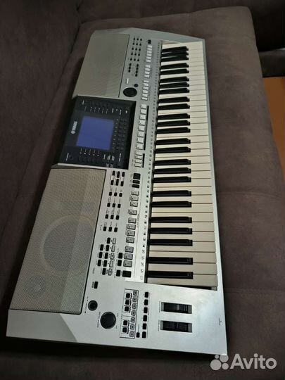 Синтезатор Yamaha PSR-OR700