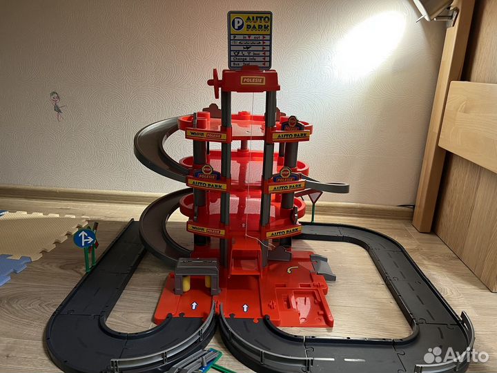 Парковка для машинок полесье