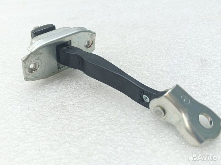 Ограничитель двери задний правый Mitsubishi Asx 3