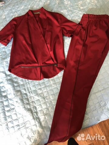 Женский деловой костюм (комбинезон)