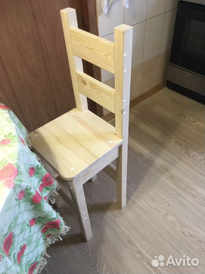 Детский стул для обеда за взрослым столом