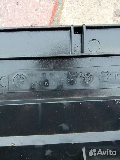 BMW F10 F11 основное крепление радиатора