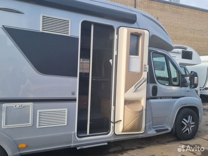 Полуинтегрированный Adria Coral Supreme 670 SC, 2018