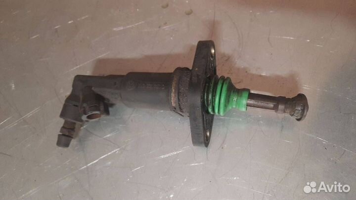 Цилиндр сцепления рабочий Audi A3 8L 1998