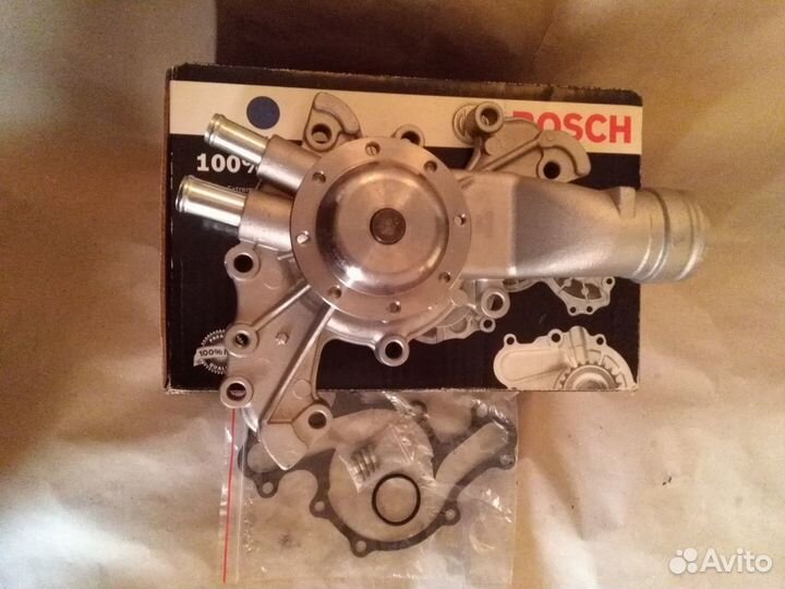 Помпа (водяной насос) Ford Taurus 3.8L 2 разных