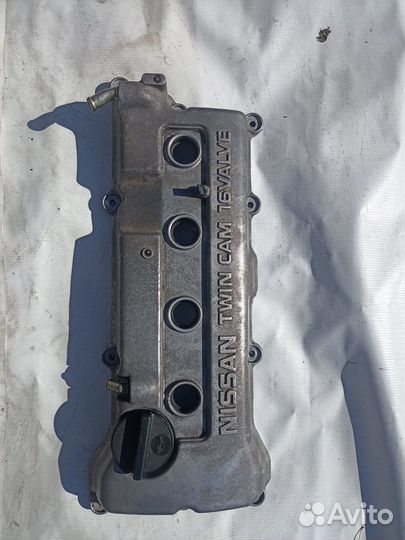 Клапанная крышка Nissan avenir 1992
