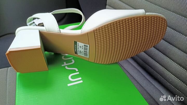 Босоножки женские