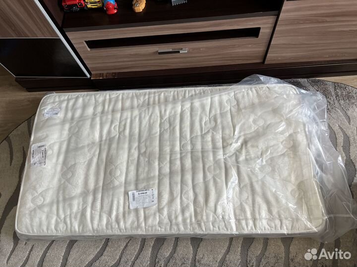Продаю матрац в детскую 1,5 кровать