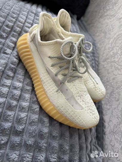 Кроссовки женские