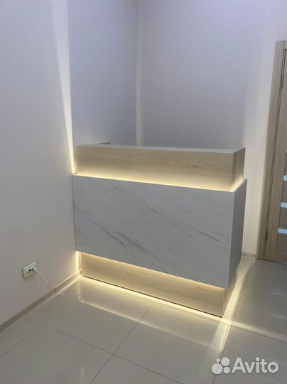 Стойка ресепшн