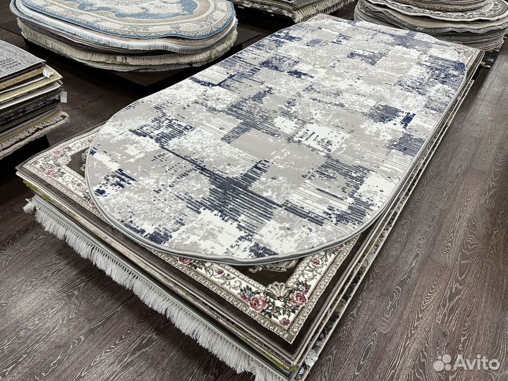 Ковер 1.5х3 новый,овальный