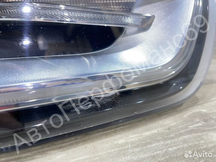 Фара правая Audi Q3 (2011-2014)