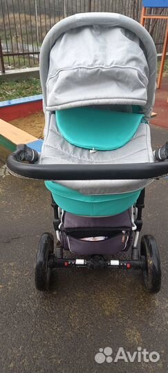 Продаётся лёгкая маневренная коляска 3в1