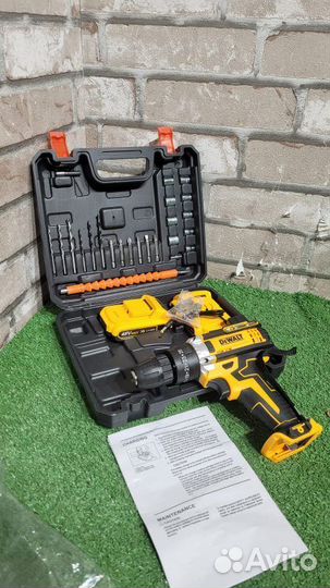 16728. Шуруповерт DeWalt