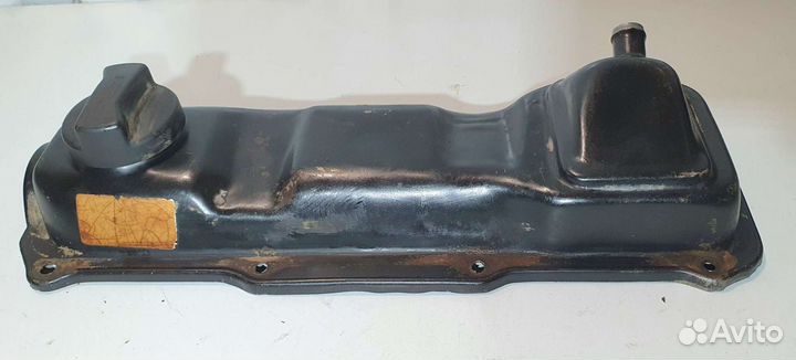 Крышка клапанная Volkswagen Passat B3, Golf 3