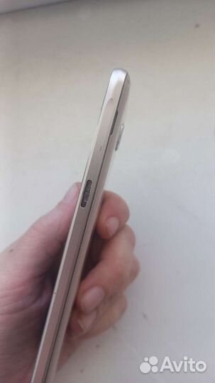 Телефон Samsung