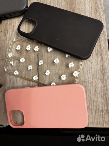 Чехлы на телефон iPhone 13