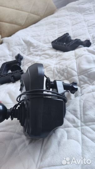 Игровой руль с педалями