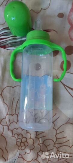 Бутылочка для кормления