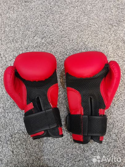 Боксерские перчатки
