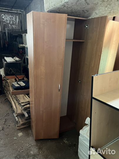 Столы компьютерные, письменные, кресла офисные