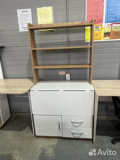 Школьный уголок