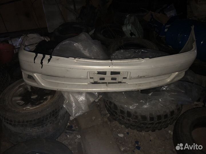 Бампер на toyota Chaser 100