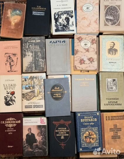 Домашняя библиотека. Книги.Очень много книг