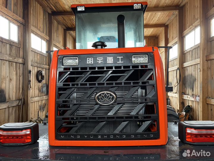 Фронтальный погрузчик Redstar 933, 2023