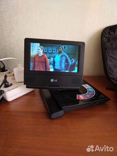 Портативный видеопроигрыватель LG