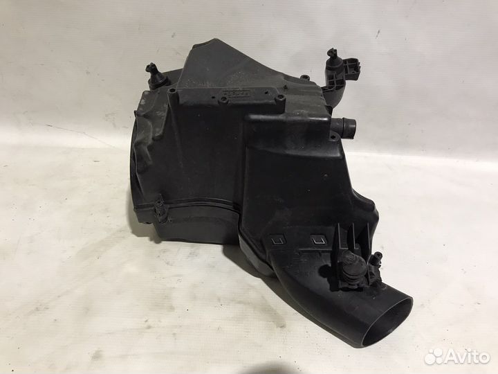 Корпус воздушного фильтра Ford Focus 3