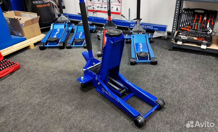 Домкрат подкатной низкопрофильный 3 тонны