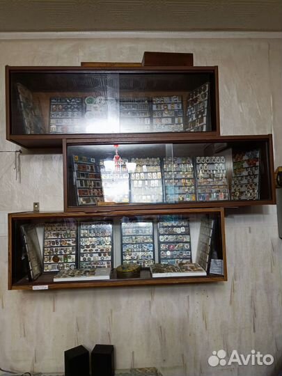 Книжные полки со стеклом