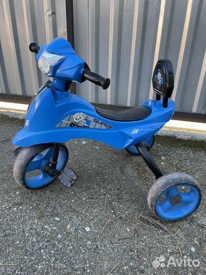 Трехколесный велосипед