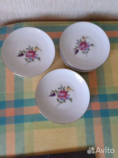 Блюдца фарфоровые